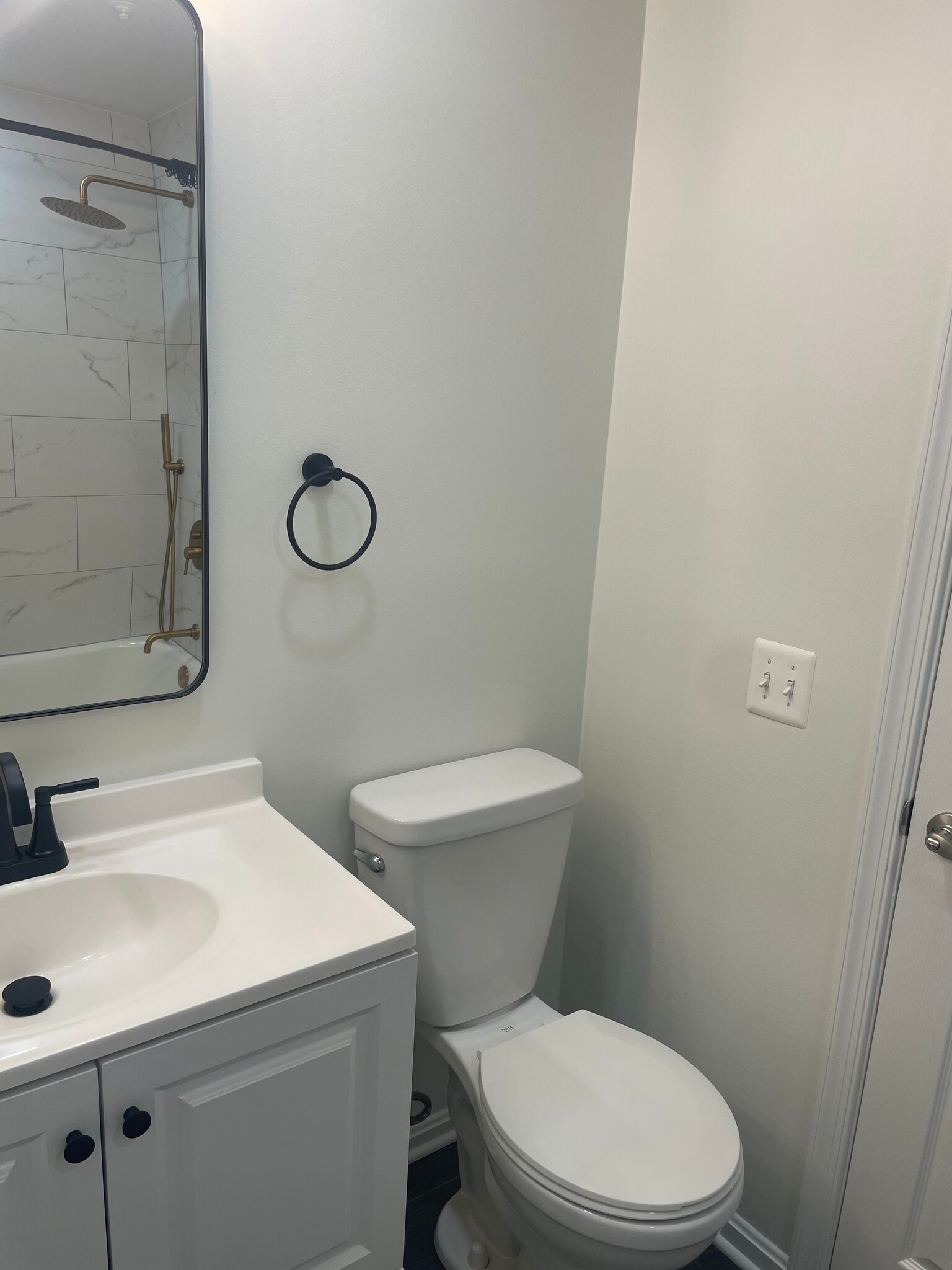 Building Photo - 10024 Vanderbilt Cir