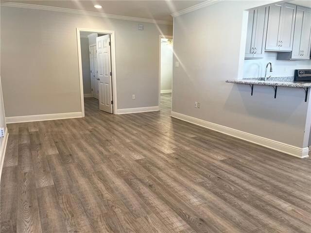 Building Photo - 6573 Center St