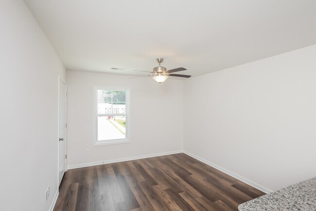 Building Photo - 317 Noble Ln