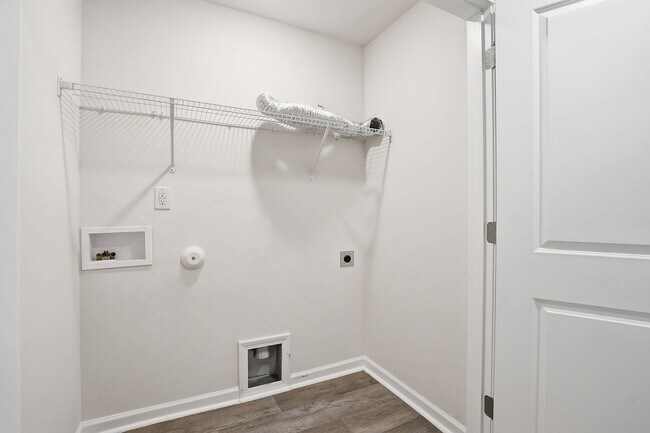 Building Photo - Available now!!! $500.00 off FIRST MONTH'S RENT!