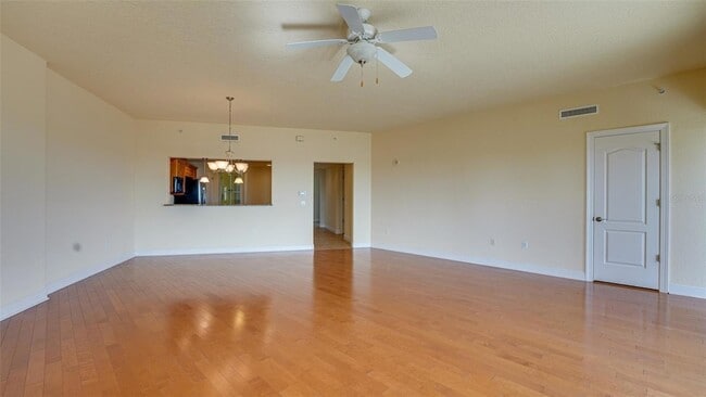 Building Photo - 501 Haben Blvd