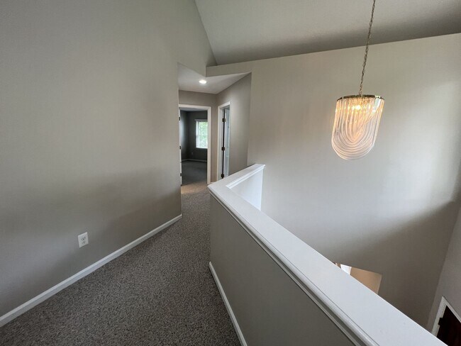 Building Photo - Beautifully Updated Kiln Creek Home with G...