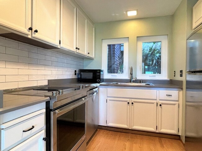 Building Photo - 515 Headlands Ct