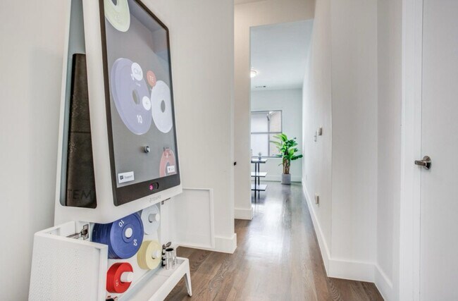 Tempo in home gym equipment - 2307 N Carroll Ave