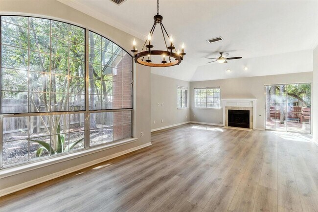 Building Photo - 5905 Shanghai Pierce Rd