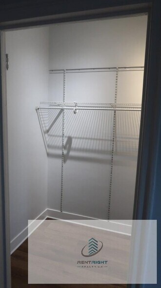 Building Photo - 534 W Stratford Pl