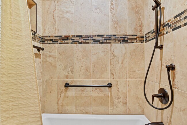 Building Photo - 1889 Paddock Pl