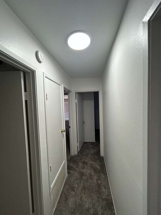 Building Photo - Spacious Renovated 3 bedroom/2 bath townhome in Paradise Hills! Move in Ready! $3,095