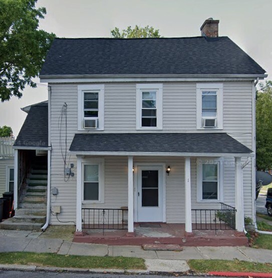 Building Photo - 1 E Maple St