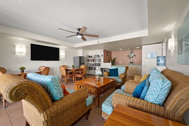 Building Photo - 801 S King St