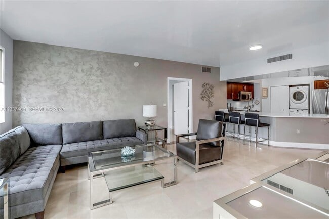 Building Photo - 20000 E Country Club Dr