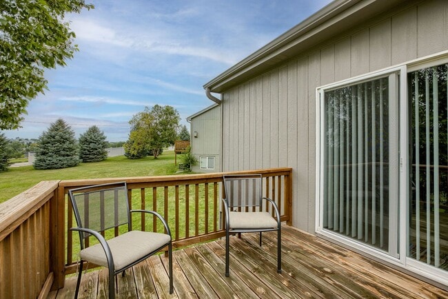 Building Photo - Short Term Furnished 3 Bedroom Townhome!!