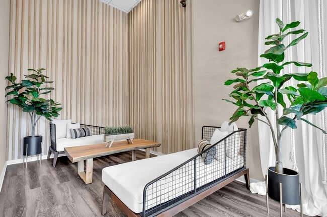 Building Photo - Stunning Midtown 1 BED 1 BATH