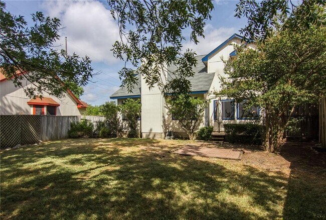 Building Photo - 6415 Jennings Dr