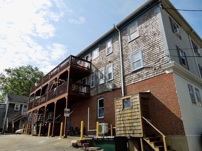 Building Photo - 50 Sandwich St