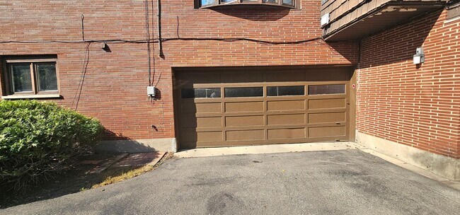 Building Photo - 1266 Westcliff Ct