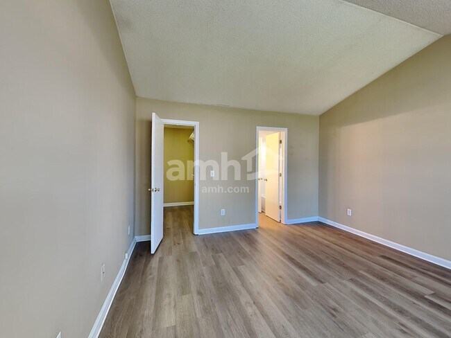 Building Photo - 4318 Crowfield Dr