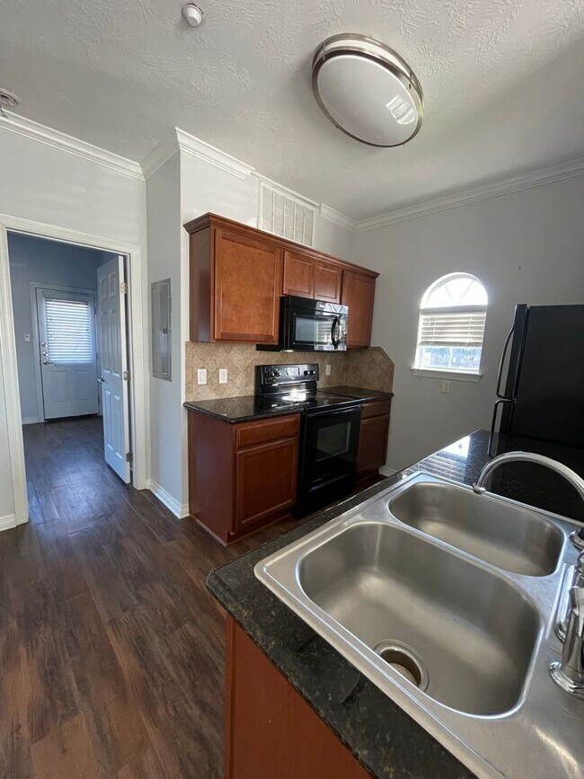 Building Photo - Lakeridge Townhomes - Unit 2211