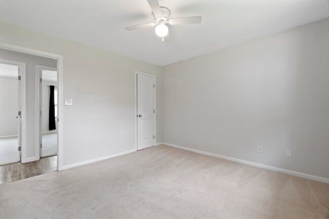Building Photo - 2884 Bamberg Pl