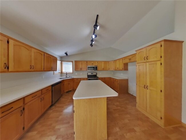 Building Photo - 2739 Zumbrota Cir NE
