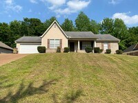 Building Photo - SPRING LAKE ADORABLE HOME with Backyard Fence