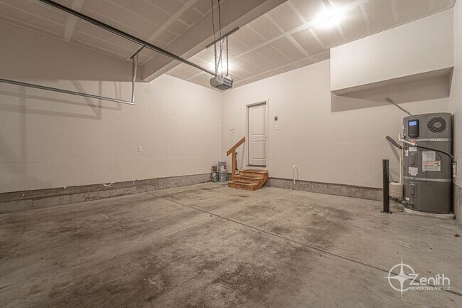 Building Photo - 2018 S Taverner Dr