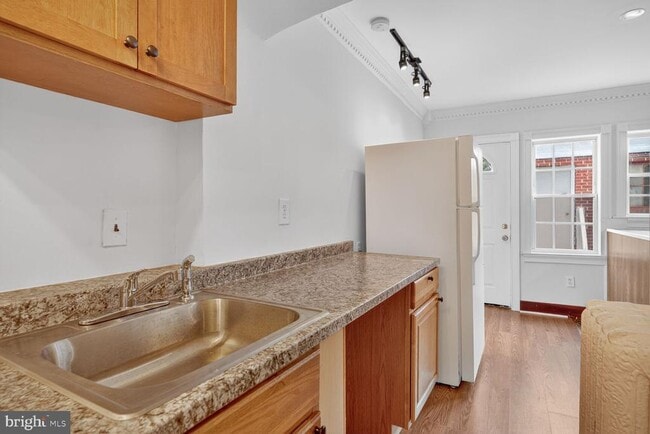 Building Photo - 2731 4th St NE