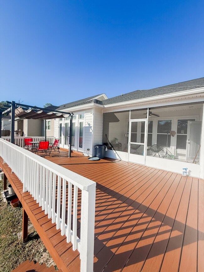 Building Photo - 5742 Vlg Rdg Ln