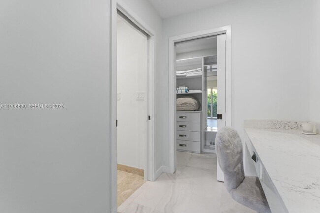 Building Photo - 19217 Fisher Island Dr