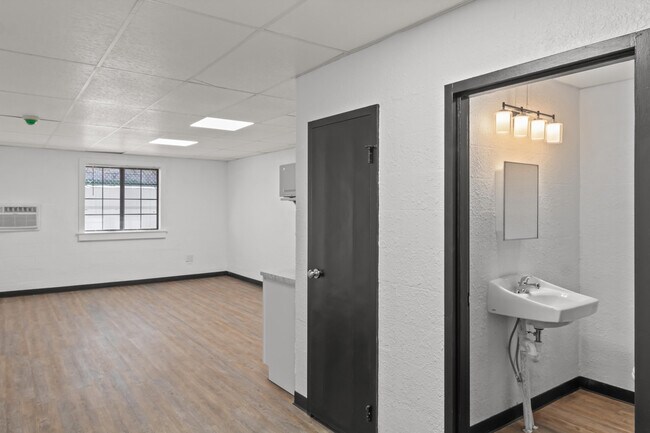 Building Photo - 164 Forsyth-Taneyville Rd