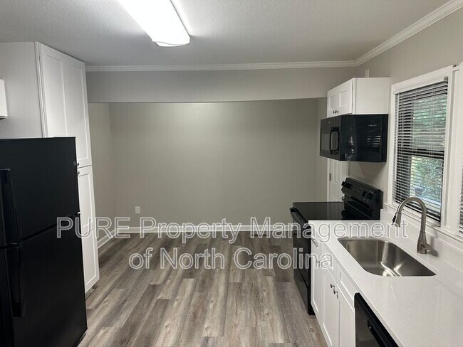 Building Photo - 111 Hillcrest Dr