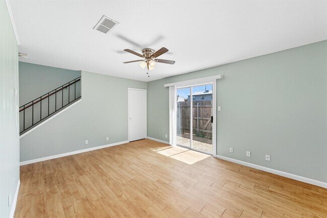 Building Photo - 2206 Mission Hill Dr