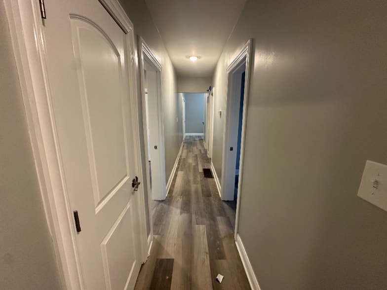 Building Photo - 2707 E 93rd St