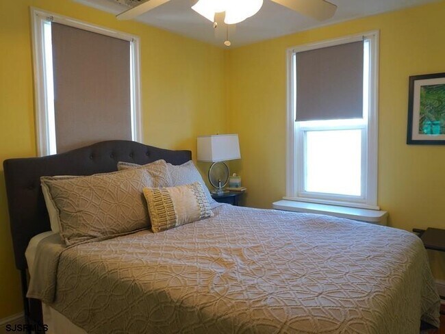 Building Photo - 11 S Baltimore Ave