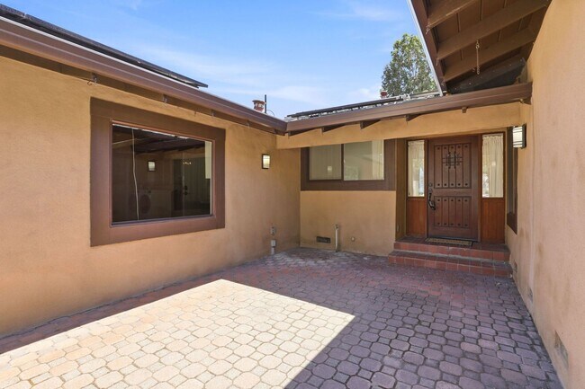 Building Photo - $5795 - Ranch-style home with acreage in West Gilroy's quiet countryside