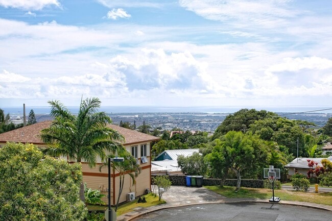 Building Photo - Convenient Location with AC and Solar Photovoltaic