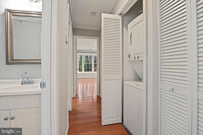 Building Photo - 11200 Beaver Trail Ct
