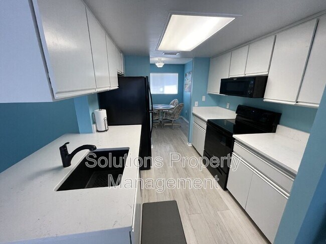 Building Photo - 600 Beach Park Ln