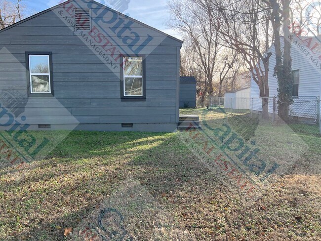 Building Photo - Cozy 2 Bedroom