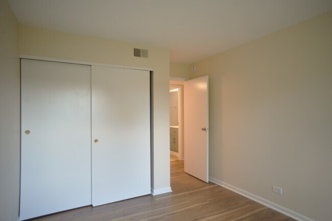 Building Photo - 1205 Pleasant Run Dr