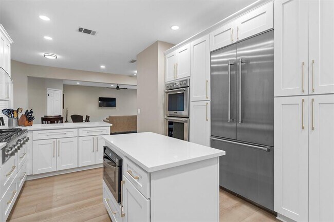 Building Photo - 307 Hurst Creek Rd