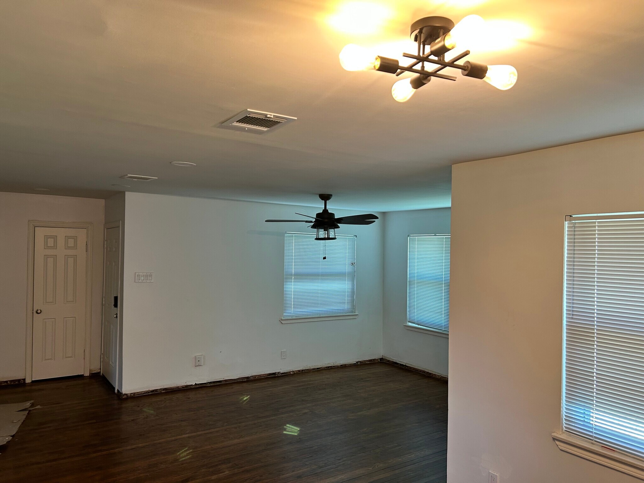 Building Photo - 5307 Cortelyou Ln
