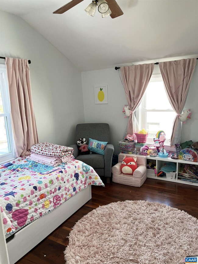 Building Photo - 211 5th St NW