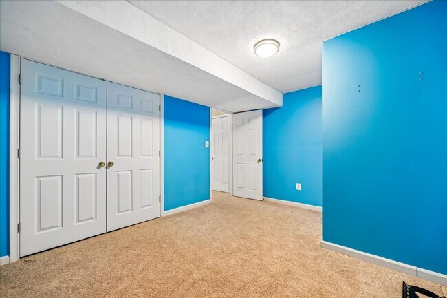 Building Photo - Luxury Townhome at Lake Linganore