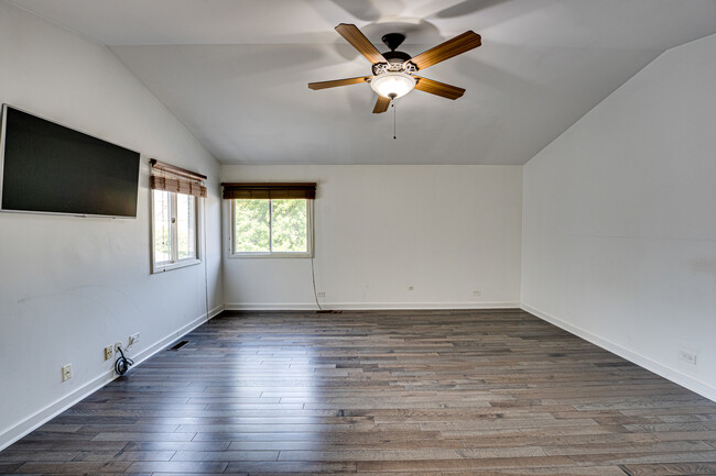 Building Photo - 1633 Hilton Head Dr
