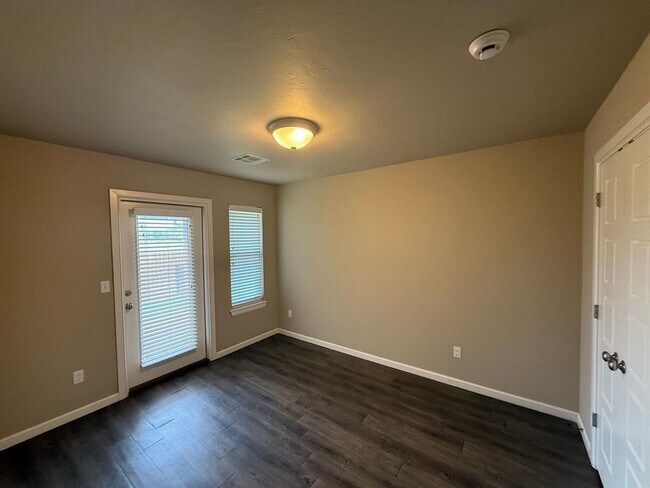 Building Photo - 8809 SW 55th St