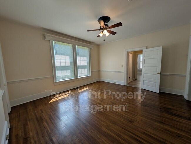 Building Photo - 476 Spring St SW