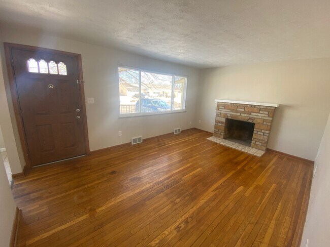 Building Photo - 3515 Eakin Rd