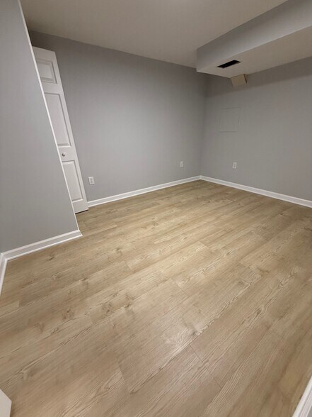 Building Photo - 8238 Imperial Dr