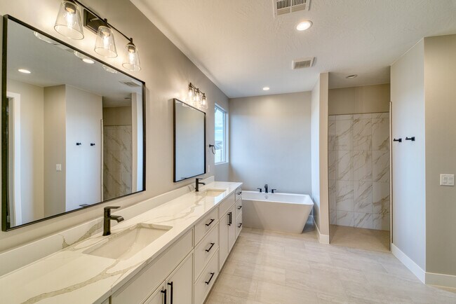 Building Photo - 362 Firerock Way